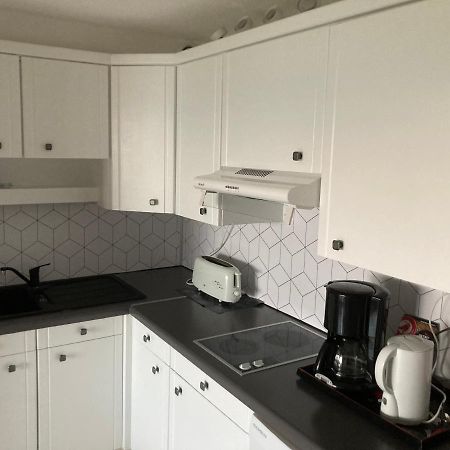 Appartement 2 Chambres Avec Piscine Face A La Mer A La Coudouliere Six-Fours-les-Plages Ngoại thất bức ảnh